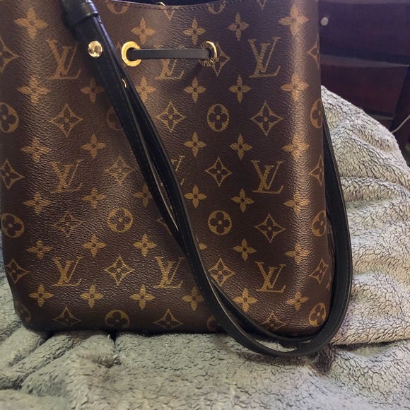 Louis Vuitton NeoNoe - Picture 3 of 7